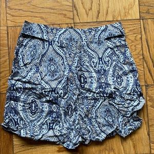 Patterned high waisted flowy shorts with cut outs